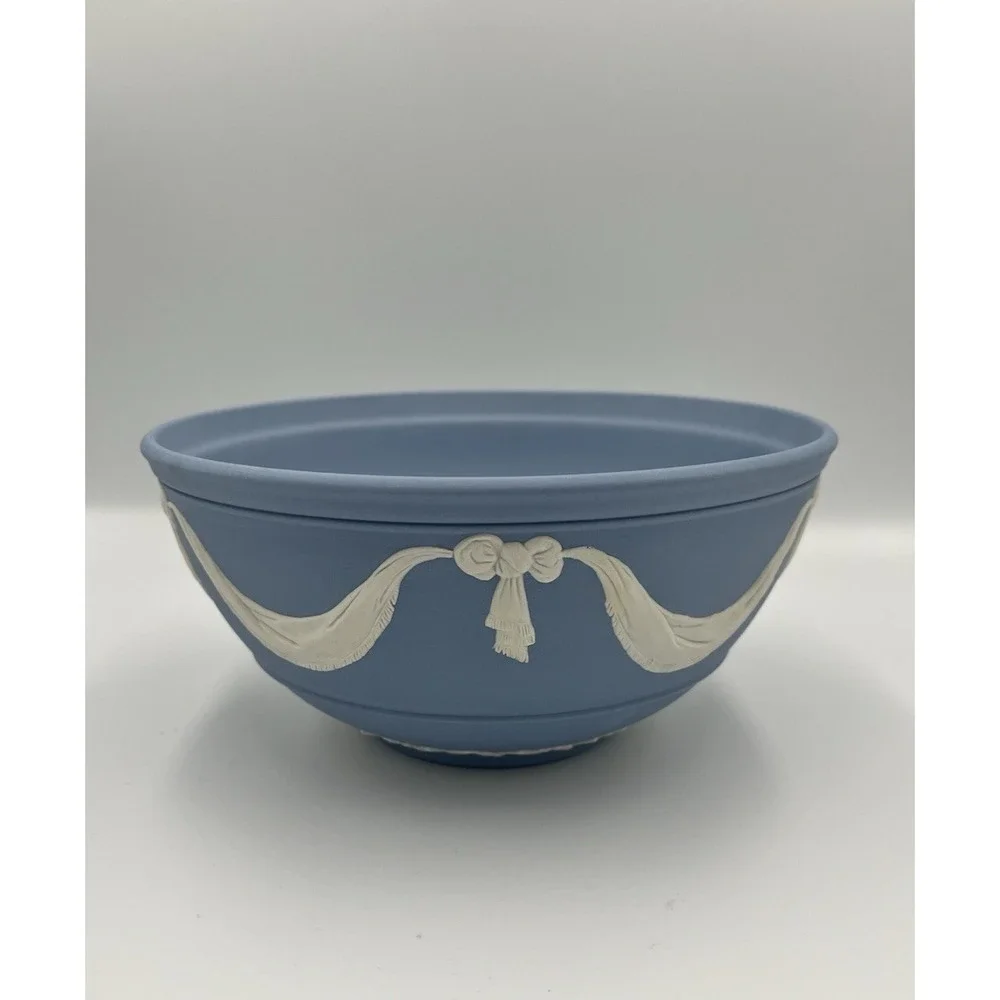 Wedgwood Jasperware Bow Festivity Bowl Swag Blue 7.5